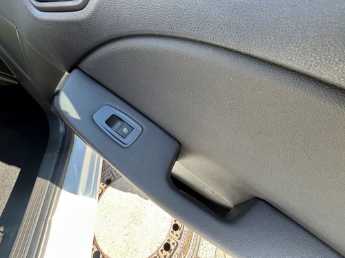 https://csb-strapi-files.fsn1.your-objectstorage.com/inventory-cars/images/69b0aacbfd2e7d8e8ce916469783b071a72d6a72/20_500_8717.jpg