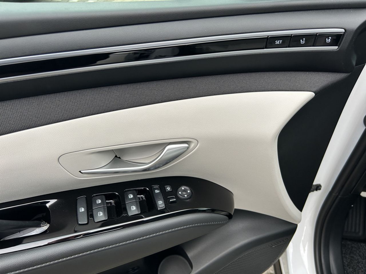 https://csb-strapi-files.fsn1.your-objectstorage.com/inventory-cars/images/6a66ec96debd24616678aa5cf938d57bc0a87cf2/11_1280_3852.jpg