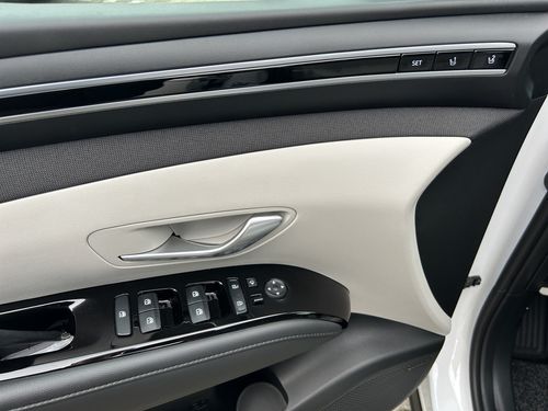 https://csb-strapi-files.fsn1.your-objectstorage.com/inventory-cars/images/6a66ec96debd24616678aa5cf938d57bc0a87cf2/11_500_4284.jpg