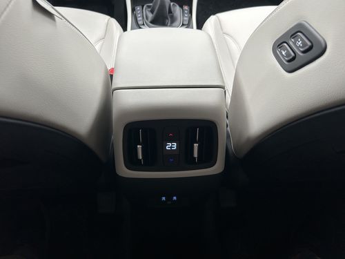 https://csb-strapi-files.fsn1.your-objectstorage.com/inventory-cars/images/6a66ec96debd24616678aa5cf938d57bc0a87cf2/23_500_6202.jpg