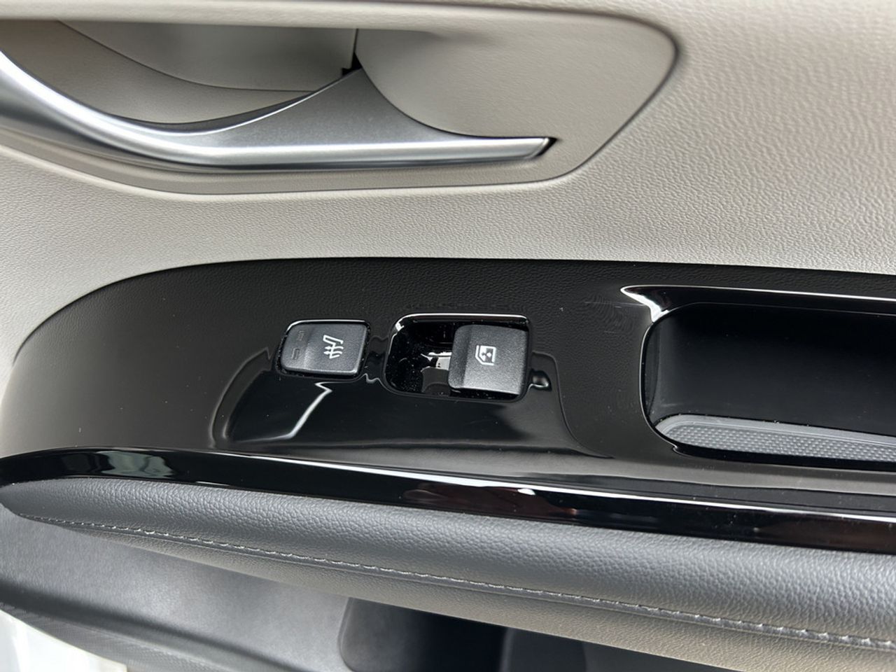 https://csb-strapi-files.fsn1.your-objectstorage.com/inventory-cars/images/6a66ec96debd24616678aa5cf938d57bc0a87cf2/32_1280_8133.jpg