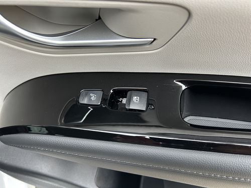 https://csb-strapi-files.fsn1.your-objectstorage.com/inventory-cars/images/6a66ec96debd24616678aa5cf938d57bc0a87cf2/32_500_1477.jpg