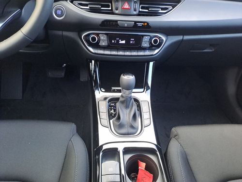 https://csb-strapi-files.fsn1.your-objectstorage.com/inventory-cars/images/6aacc9c7e9657b598124c0c1869c3b0966d85224/17_500_9245.jpg