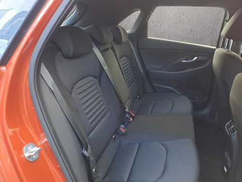 https://csb-strapi-files.fsn1.your-objectstorage.com/inventory-cars/images/6aacc9c7e9657b598124c0c1869c3b0966d85224/19_500_3886.jpg