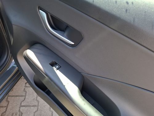 https://csb-strapi-files.fsn1.your-objectstorage.com/inventory-cars/images/6bb296691ae35676b1a1a403d7f209f0e6700872/20_500_3238.jpg