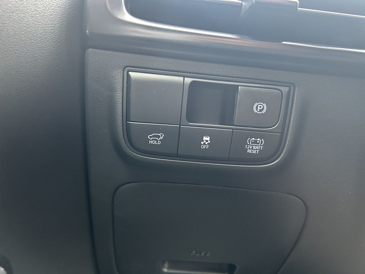 https://csb-strapi-files.fsn1.your-objectstorage.com/inventory-cars/images/6c09cec13bd6d2e6dfc76892e4cbe4fa46889743/18_1280_3748.jpg