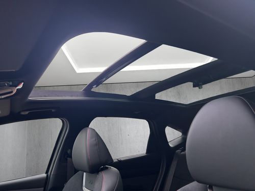 https://csb-strapi-files.fsn1.your-objectstorage.com/inventory-cars/images/6c09cec13bd6d2e6dfc76892e4cbe4fa46889743/36_500_7081.jpg