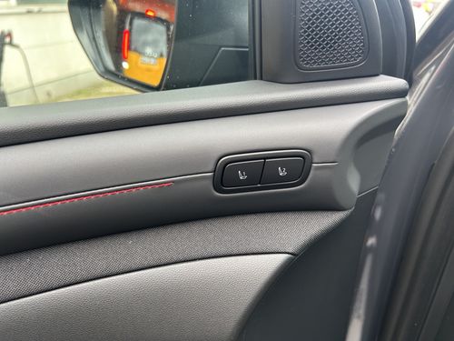 https://csb-strapi-files.fsn1.your-objectstorage.com/inventory-cars/images/6c09cec13bd6d2e6dfc76892e4cbe4fa46889743/37_500_9062.jpg