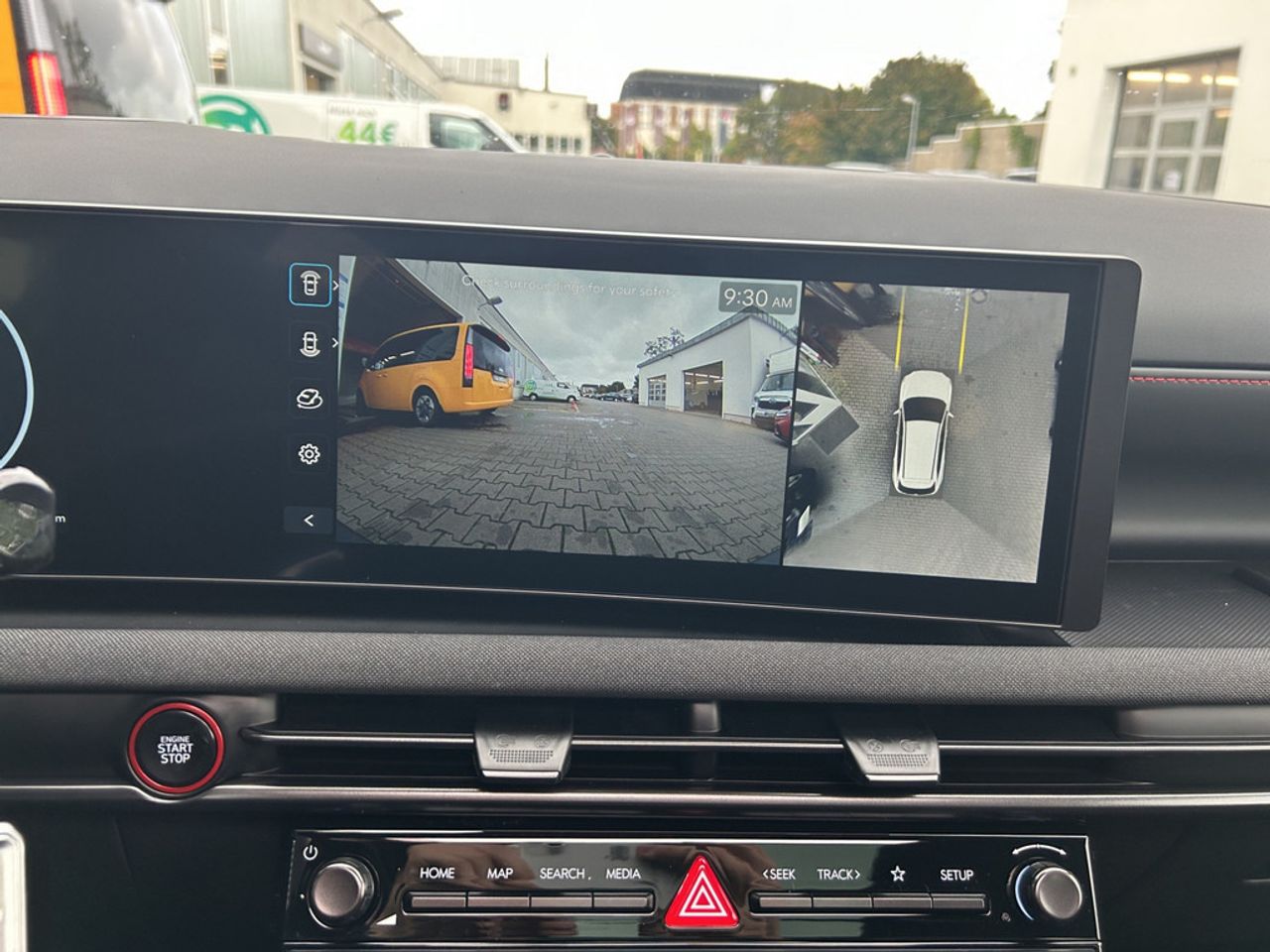 https://csb-strapi-files.fsn1.your-objectstorage.com/inventory-cars/images/6c09cec13bd6d2e6dfc76892e4cbe4fa46889743/38_1280_8404.jpg