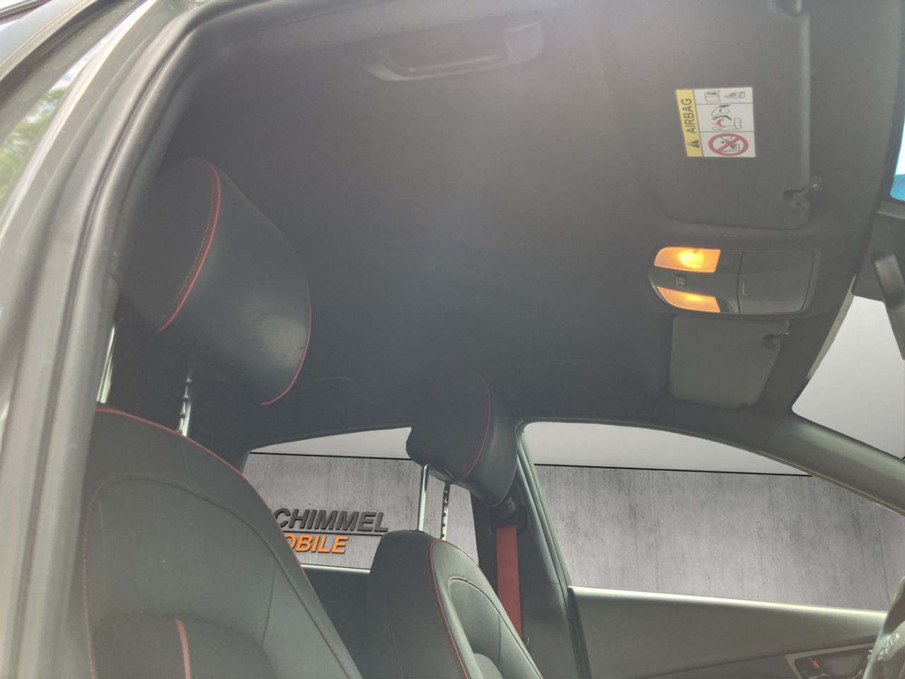 https://csb-strapi-files.fsn1.your-objectstorage.com/inventory-cars/images/6cbebb0bd089641e1cff8990f6e6a8d03569b0d4/22_1280_8470.jpg