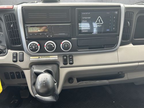 https://csb-strapi-files.fsn1.your-objectstorage.com/inventory-cars/images/6d1118d71d891f7b822c63e90196358e4684e3fe/12_500_2750.jpg