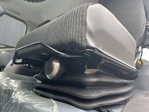 https://csb-strapi-files.fsn1.your-objectstorage.com/inventory-cars/images/6d1118d71d891f7b822c63e90196358e4684e3fe/17_500_3569.jpg