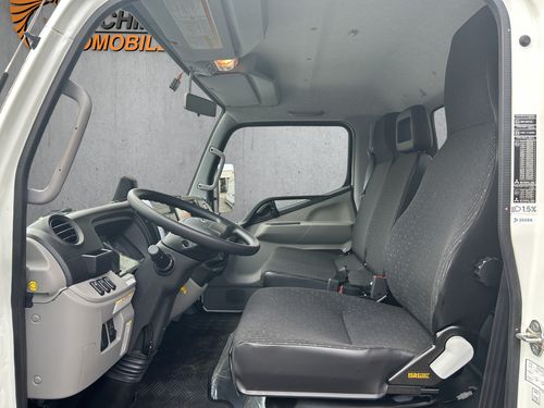 https://csb-strapi-files.fsn1.your-objectstorage.com/inventory-cars/images/6d1118d71d891f7b822c63e90196358e4684e3fe/9_500_6444.jpg