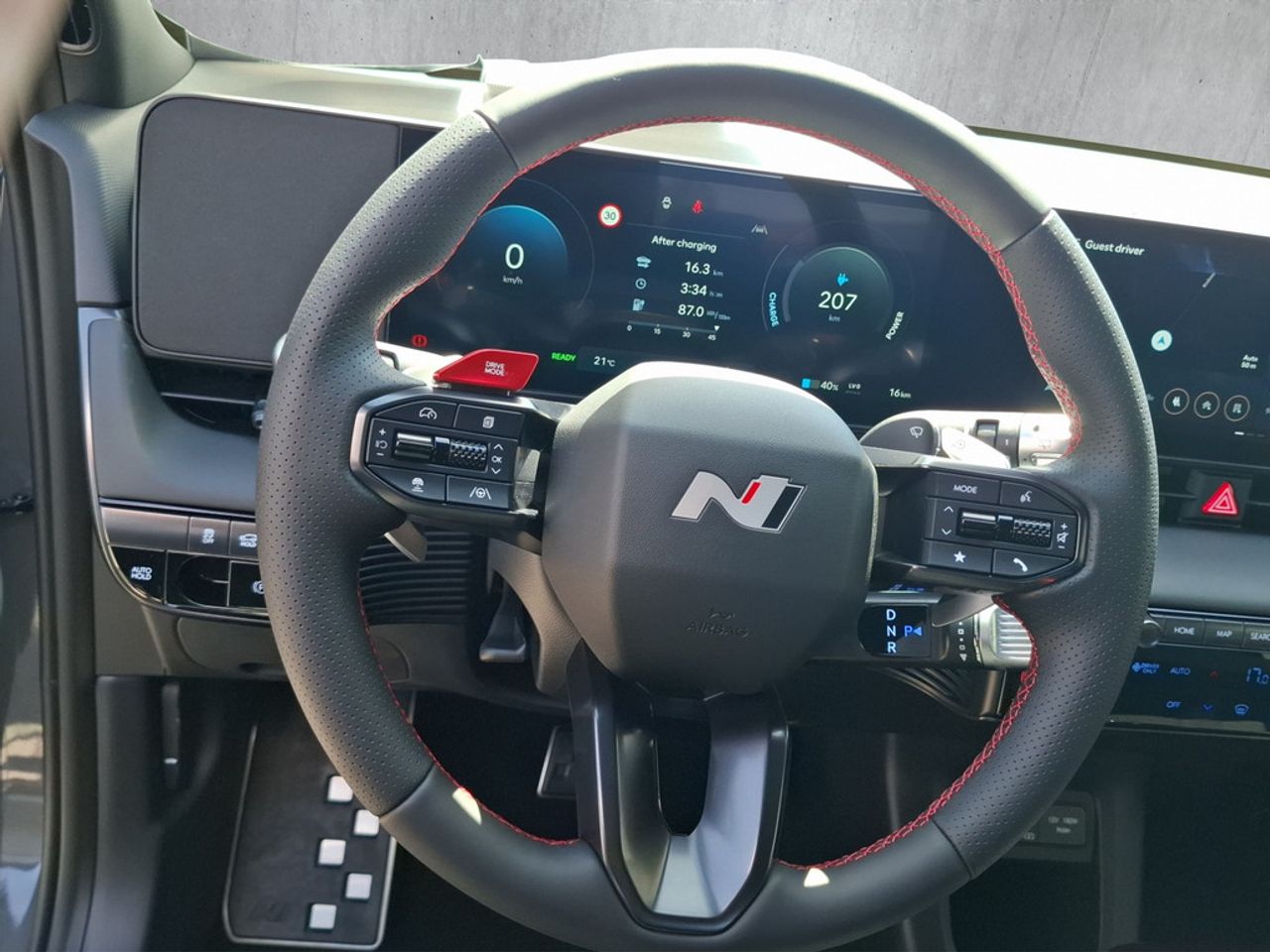 https://csb-strapi-files.fsn1.your-objectstorage.com/inventory-cars/images/6d27e7c7a127d059d90b7b71d080e8eae562b605/10_1280_8972.jpg