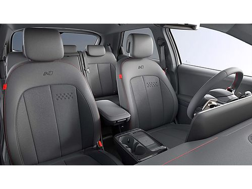 https://csb-strapi-files.fsn1.your-objectstorage.com/inventory-cars/images/6d27e7c7a127d059d90b7b71d080e8eae562b605/10_500_2670.jpg