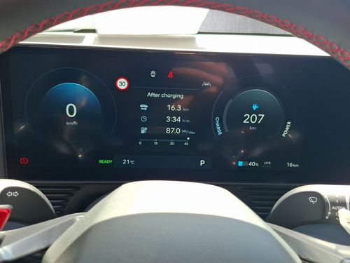 https://csb-strapi-files.fsn1.your-objectstorage.com/inventory-cars/images/6d27e7c7a127d059d90b7b71d080e8eae562b605/11_500_6625.jpg