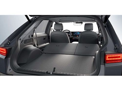 https://csb-strapi-files.fsn1.your-objectstorage.com/inventory-cars/images/6d27e7c7a127d059d90b7b71d080e8eae562b605/12_500_1350.jpg