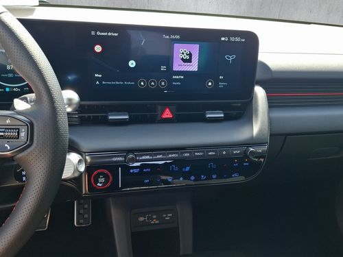 https://csb-strapi-files.fsn1.your-objectstorage.com/inventory-cars/images/6d27e7c7a127d059d90b7b71d080e8eae562b605/12_500_5943.jpg