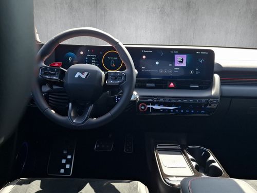 https://csb-strapi-files.fsn1.your-objectstorage.com/inventory-cars/images/6d27e7c7a127d059d90b7b71d080e8eae562b605/15_500_2717.jpg