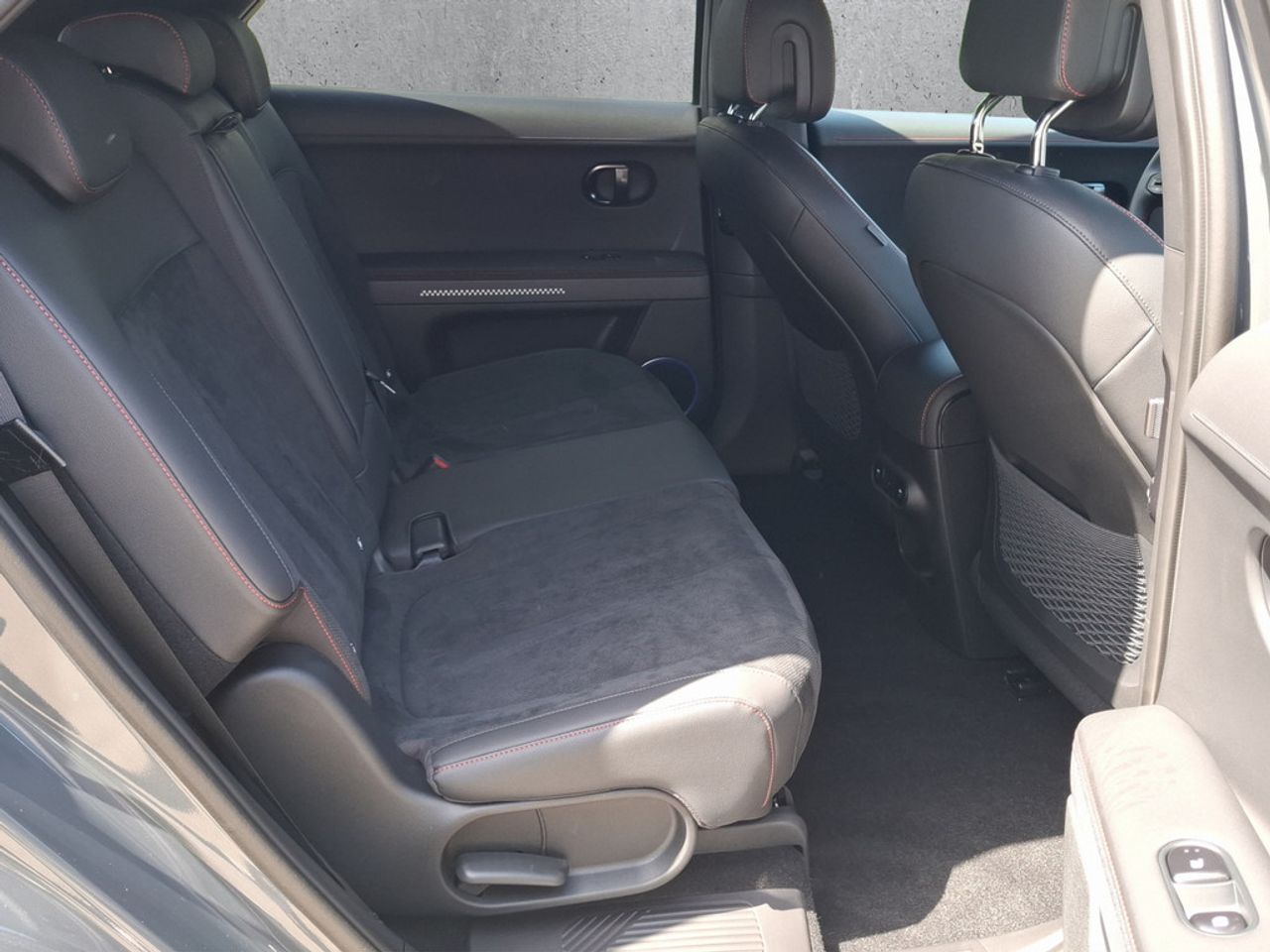 https://csb-strapi-files.fsn1.your-objectstorage.com/inventory-cars/images/6d27e7c7a127d059d90b7b71d080e8eae562b605/18_1280_2015.jpg