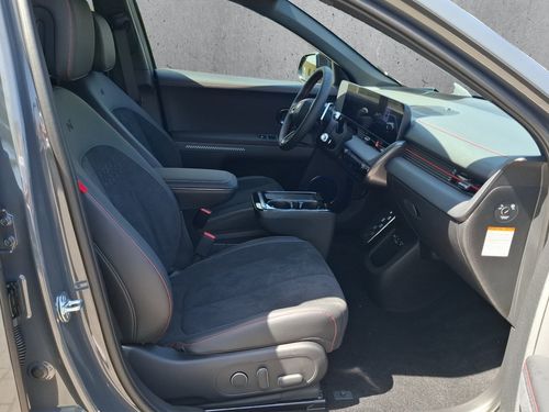 https://csb-strapi-files.fsn1.your-objectstorage.com/inventory-cars/images/6d27e7c7a127d059d90b7b71d080e8eae562b605/19_500_9218.jpg