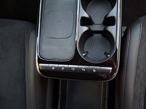 https://csb-strapi-files.fsn1.your-objectstorage.com/inventory-cars/images/6d27e7c7a127d059d90b7b71d080e8eae562b605/21_500_8748.jpg