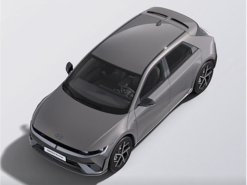 https://csb-strapi-files.fsn1.your-objectstorage.com/inventory-cars/images/6d27e7c7a127d059d90b7b71d080e8eae562b605/2_500_8765.jpg