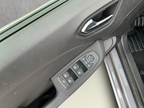 https://csb-strapi-files.fsn1.your-objectstorage.com/inventory-cars/images/6d8c35b567f87b5a9f06329c63967520d12bfc2f/13_500_9086.jpg