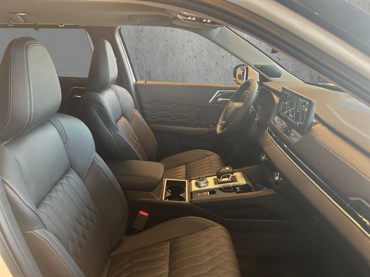 https://csb-strapi-files.fsn1.your-objectstorage.com/inventory-cars/images/6df8e9cac7684690c81e73a32843fb1c26e418ce/19_1280_1234.jpg
