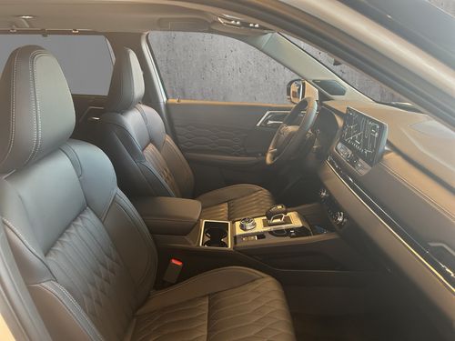 https://csb-strapi-files.fsn1.your-objectstorage.com/inventory-cars/images/6df8e9cac7684690c81e73a32843fb1c26e418ce/19_500_7584.jpg