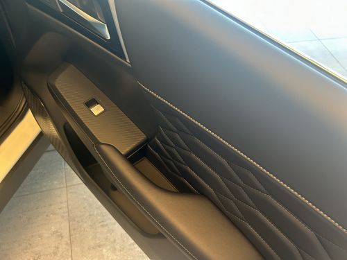 https://csb-strapi-files.fsn1.your-objectstorage.com/inventory-cars/images/6df8e9cac7684690c81e73a32843fb1c26e418ce/20_500_4960.jpg