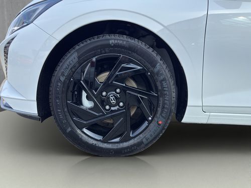 https://csb-strapi-files.fsn1.your-objectstorage.com/inventory-cars/images/6dfa1a18135ba449343ceb3ff6811d9b98e60c01/2_500_9522.jpg
