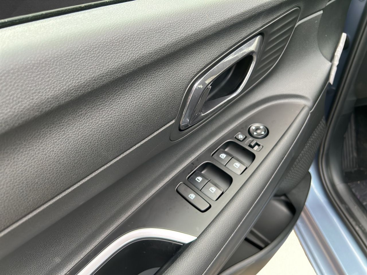https://csb-strapi-files.fsn1.your-objectstorage.com/inventory-cars/images/6e6e228117926d9043b81f0923820b4e5600e0dd/13_1280_8023.jpg