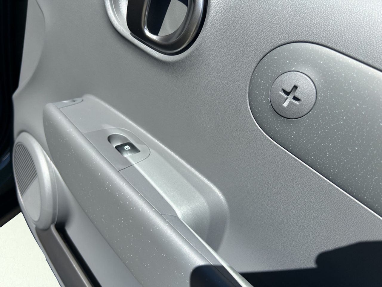 https://csb-strapi-files.fsn1.your-objectstorage.com/inventory-cars/images/6eb96c11a8edc17d19bbbd0b51345e51e1631dc9/20_1280_7294.jpg