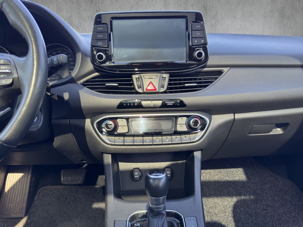 https://csb-strapi-files.fsn1.your-objectstorage.com/inventory-cars/images/6f2e31b01b91de36049eb684e0de6cd64a527aa3/16_1280_1599.jpg