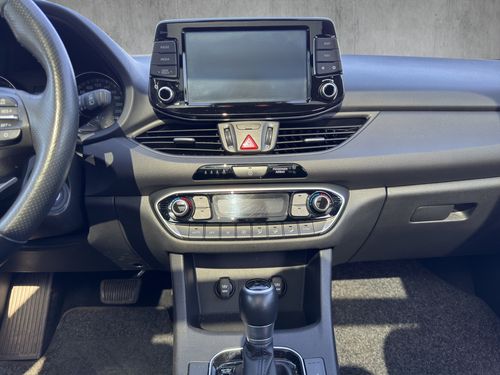 https://csb-strapi-files.fsn1.your-objectstorage.com/inventory-cars/images/6f2e31b01b91de36049eb684e0de6cd64a527aa3/16_500_5679.jpg