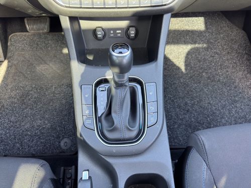 https://csb-strapi-files.fsn1.your-objectstorage.com/inventory-cars/images/6f2e31b01b91de36049eb684e0de6cd64a527aa3/17_500_9166.jpg