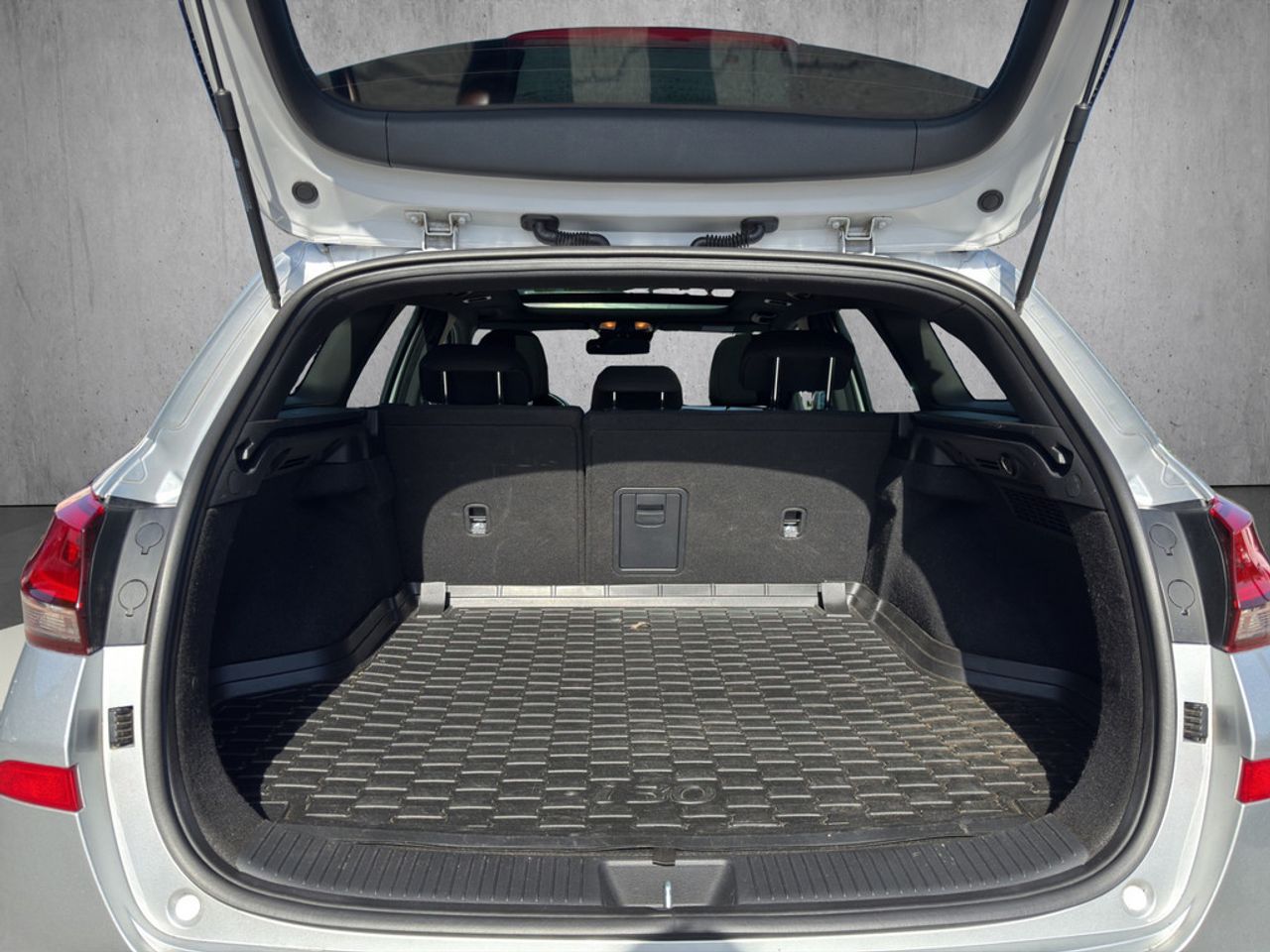 https://csb-strapi-files.fsn1.your-objectstorage.com/inventory-cars/images/6f2e31b01b91de36049eb684e0de6cd64a527aa3/5_1280_7772.jpg
