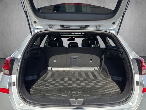 https://csb-strapi-files.fsn1.your-objectstorage.com/inventory-cars/images/6f2e31b01b91de36049eb684e0de6cd64a527aa3/5_500_4635.jpg