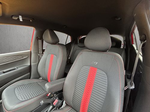 https://csb-strapi-files.fsn1.your-objectstorage.com/inventory-cars/images/716e7f41388c0f6451e473ebd44c0e8f3e483773/12_500_7089.jpg