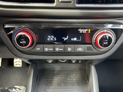 https://csb-strapi-files.fsn1.your-objectstorage.com/inventory-cars/images/716e7f41388c0f6451e473ebd44c0e8f3e483773/20_500_5877.jpg