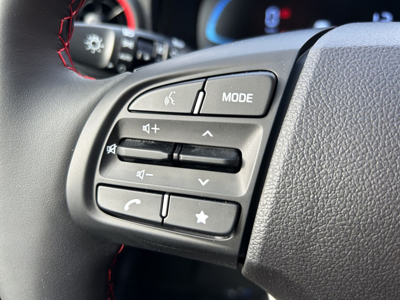 https://csb-strapi-files.fsn1.your-objectstorage.com/inventory-cars/images/716e7f41388c0f6451e473ebd44c0e8f3e483773/23_1280_9517.jpg