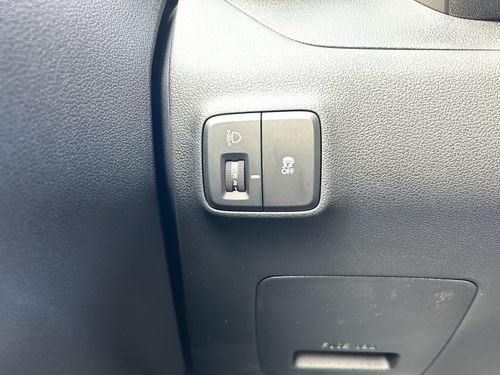https://csb-strapi-files.fsn1.your-objectstorage.com/inventory-cars/images/716e7f41388c0f6451e473ebd44c0e8f3e483773/32_500_5217.jpg