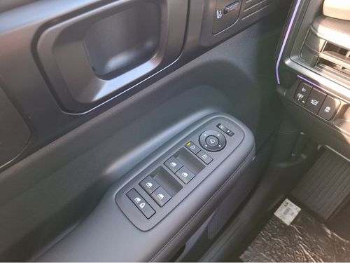 https://csb-strapi-files.fsn1.your-objectstorage.com/inventory-cars/images/724a542221383fedbdd6deacffe39a0ea0aa45d3/13_500_7892.jpg