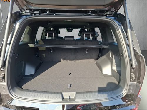https://csb-strapi-files.fsn1.your-objectstorage.com/inventory-cars/images/724a542221383fedbdd6deacffe39a0ea0aa45d3/17_500_3260.jpg