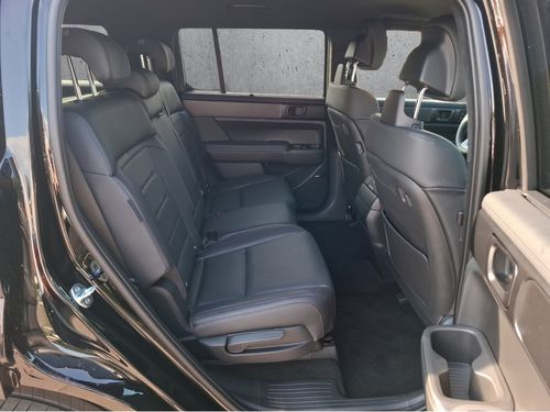https://csb-strapi-files.fsn1.your-objectstorage.com/inventory-cars/images/724a542221383fedbdd6deacffe39a0ea0aa45d3/18_500_8434.jpg