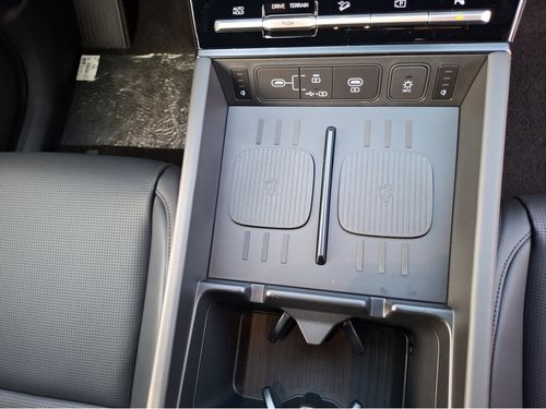 https://csb-strapi-files.fsn1.your-objectstorage.com/inventory-cars/images/724a542221383fedbdd6deacffe39a0ea0aa45d3/21_500_5744.jpg