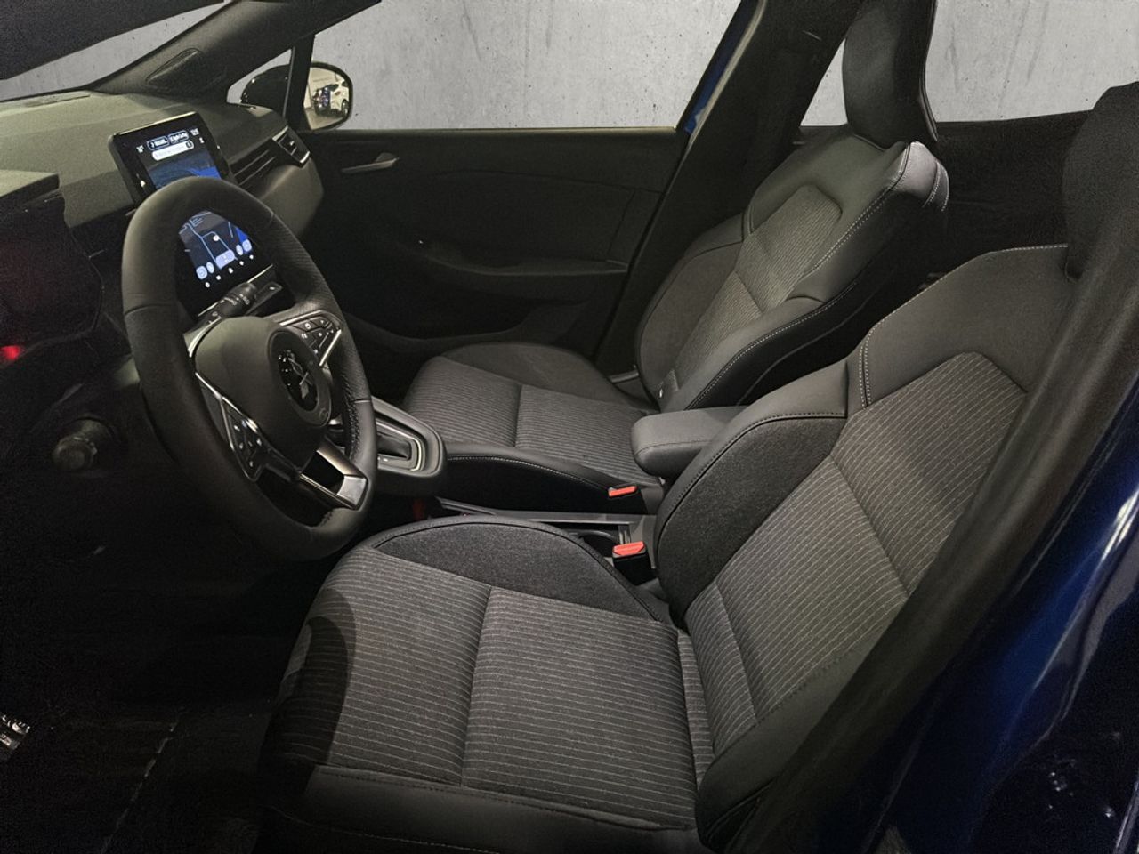 https://csb-strapi-files.fsn1.your-objectstorage.com/inventory-cars/images/72b09fa74f01c857d620420bda8ce6978c590aeb/19_1280_3296.jpg