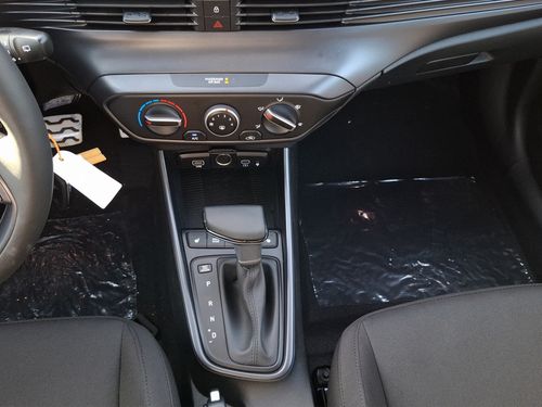 https://csb-strapi-files.fsn1.your-objectstorage.com/inventory-cars/images/73025e1c9e16a43de977d8f58f5c1d03ccd2172b/16_500_9434.jpg