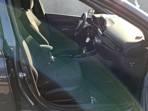 https://csb-strapi-files.fsn1.your-objectstorage.com/inventory-cars/images/73025e1c9e16a43de977d8f58f5c1d03ccd2172b/19_500_7454.jpg